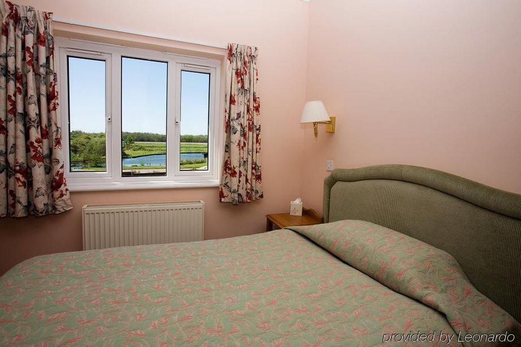 Wayford Bridge Inn Hotel Stalham Room photo